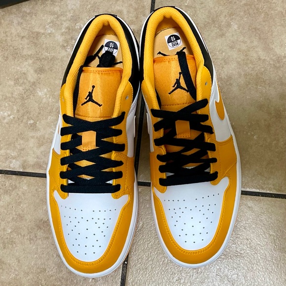 Men’s AIR JORDAN 1 LOW - Picture 7 of 8